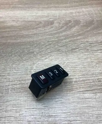 BMW 5 E39 Seat memory switch 8352160
