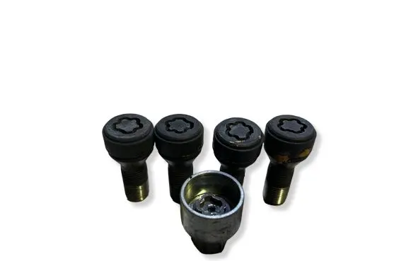 BMW 5 G30 G31 G38 Anti-theft wheel nuts and lock 