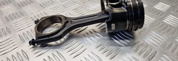 Peugeot 206 CC Piston with connecting rod