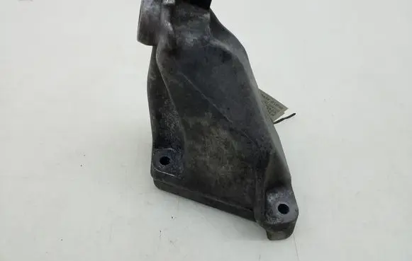 Mercedes-Benz S W221 Engine mounting bracket A6422230404