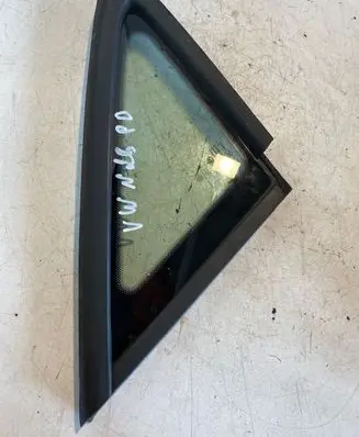 Volkswagen Touran I Front triangle window/glass 