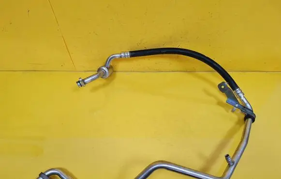 Nissan Qashqai+2 Air conditioning (A/C) pipe/hose 