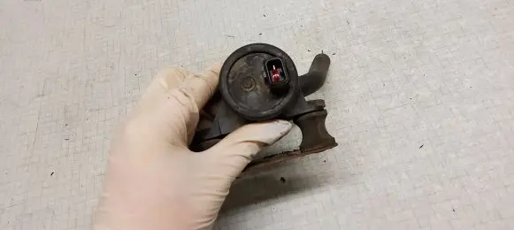 Volkswagen Vento Coolant heater control valve 023906281 037133515B 1H0201210