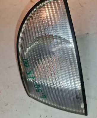 Audi A4 S4 B5 8D Front indicator light 1315106918 8D0953049A 20090017