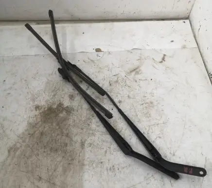 BMW X5 E70 Front wiper blade arm