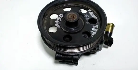 Ford Focus Power steering pump XS4E3A733AC