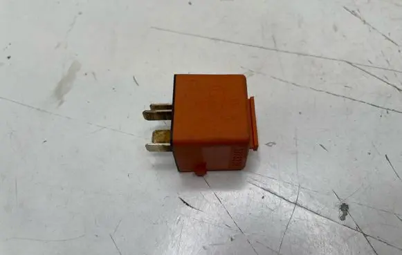 BMW 3 E46 Other relay 1378238 090303