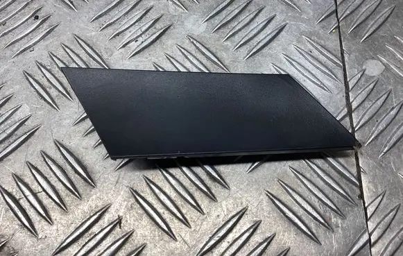 Porsche Macan (95B) Other front door trim element 95B837096B