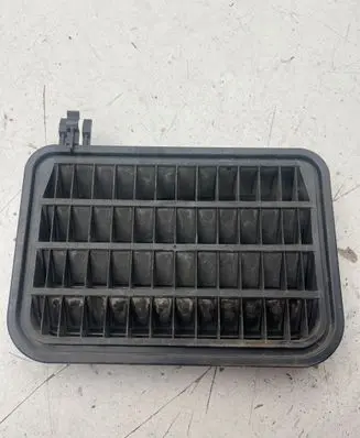Mercedes-Benz S W140 Quarter panel pressure vent 1408300042