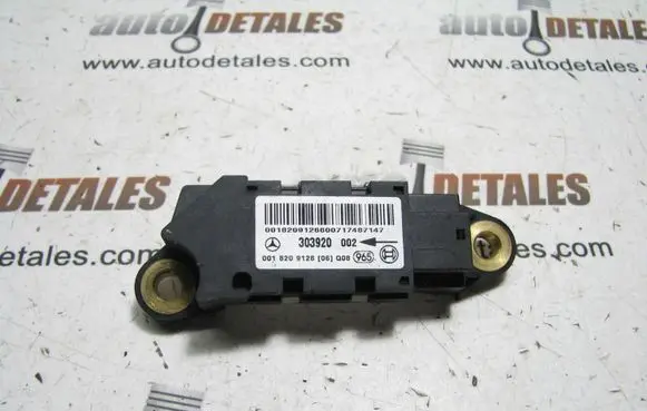 Mercedes-Benz E W211 Airbag deployment crash/impact sensor 0018209126