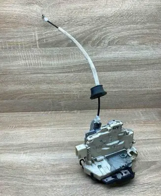 Audi A6 S6 C5 4B Front door lock 4F1837015
