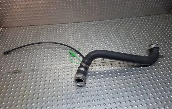 Mercedes-Benz E W211 Engine coolant pipe/hose S27705293 A2115014782