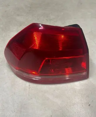 Volkswagen PASSAT B7 Rear/tail lights 