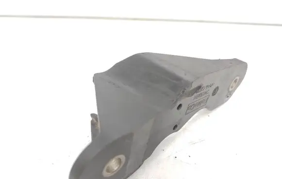 Volvo S80 Gear shift cable bracket 