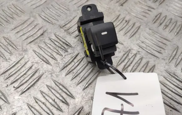 Hyundai i20 (GB IB) Electric window control switch 93580C7010