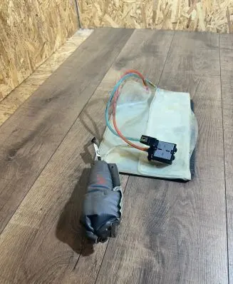 BMW 7 E65 E66 Seat adjustment motor 7039190 04406128K007697