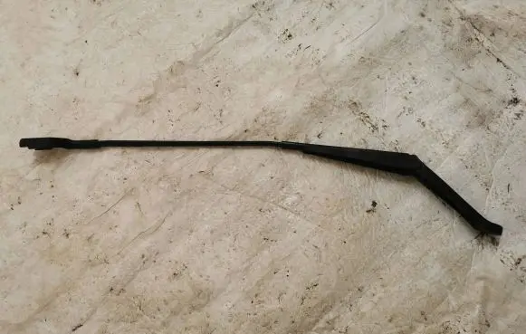 Peugeot 508 RXH Front wiper blade arm 9686437780