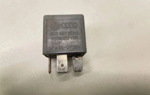 Audi A4 S4 B7 8E 8H Other relay 8D0951253A V23134B52X301