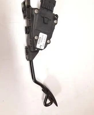 Nissan Primera Accelerator throttle pedal 18002AU410
