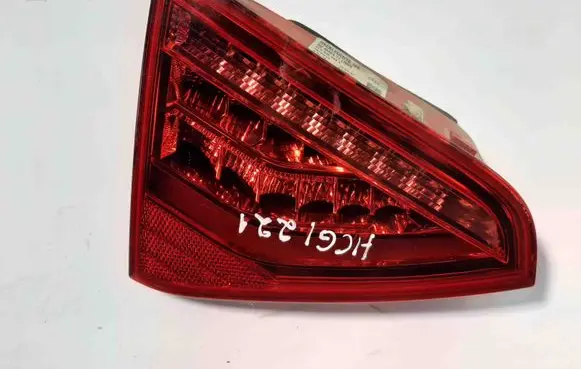 Audi A5 8T 8F Tailgate rear/tail lights 8T0945093C