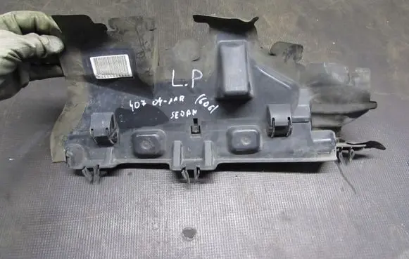 Peugeot 407 Intercooler air channel guide 9651546880