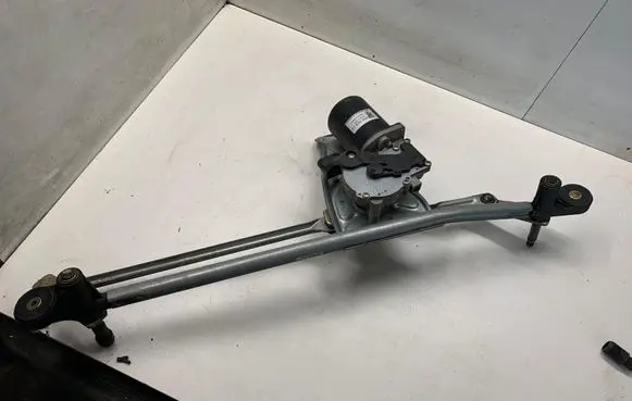 BMW X5 E53 Front wiper linkage 711153602