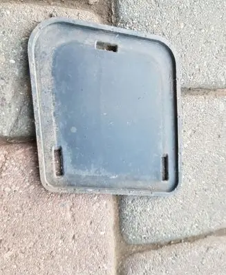 Toyota Land Cruiser (J120) Front tow hook cap/cover