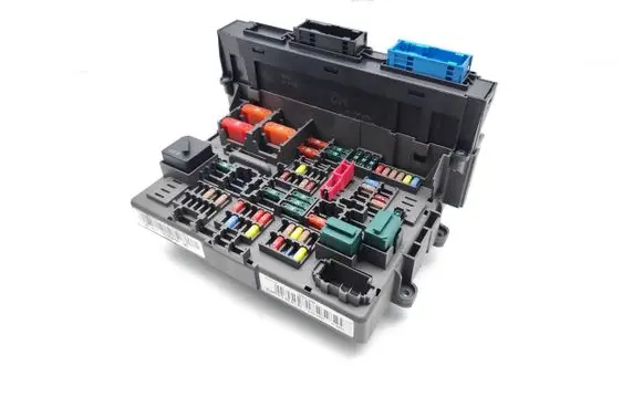 BMW 1 E81 E87 Fuse module 9119444 10688710 62455141