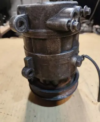 Chrysler Voyager Air conditioning (A/C) compressor (pump) 4723904