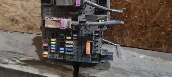 Volvo XC90 Fuse module 30728512