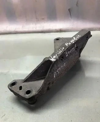 Opel Astra K Engine mounting bracket 42496557