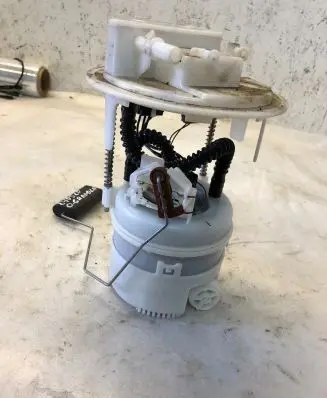 Opel Grandland X In-tank fuel pump 9823727280