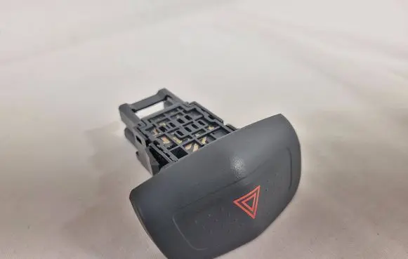 Nissan Primera Hazard light switch 06016