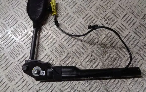 Chevrolet Cruze Front seatbelt buckle 13355297 621879600
