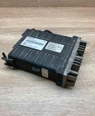 Volkswagen PASSAT B3 Engine control unit/module ECU 443907311D 0261200271