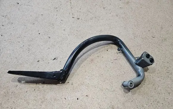 Tailgate/trunk/boot hinge