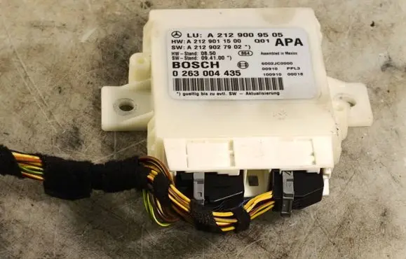 Mercedes-Benz E W212 Parking PDC control unit/module A2129009505 A2129011500 A2129027902