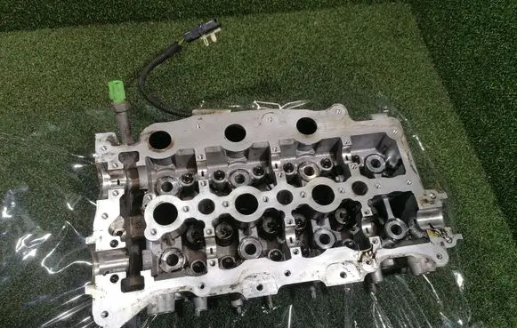 Jaguar XF X250 Engine head PM9X206C064CA PM9X208C064CA