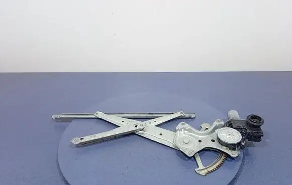 Toyota Camry Front door window regulator with motor 85720-33290