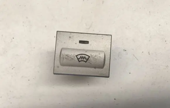 Ford Focus Windscreen/window heater switch 8V4T18K574AB