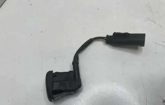 BMW 5 E39 Windshield washer spray nozzle 8361039
