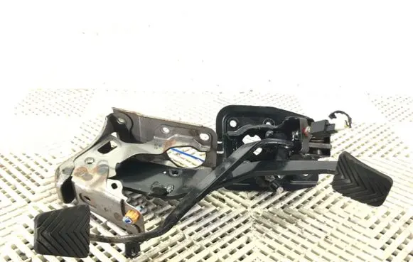 Mitsubishi ASX Pedal assembly 