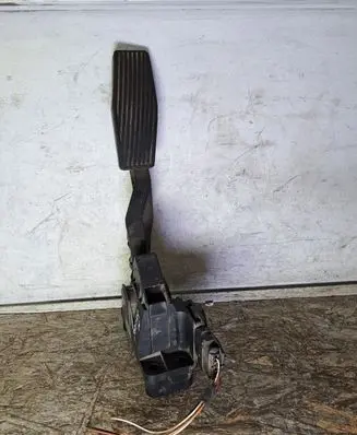 Opel Zafira A Accelerator throttle pedal 90581208AQ 0281002298 18205353