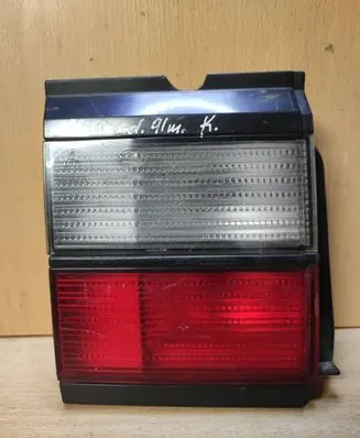 Volkswagen PASSAT B3 Tailgate rear/tail lights 357945107