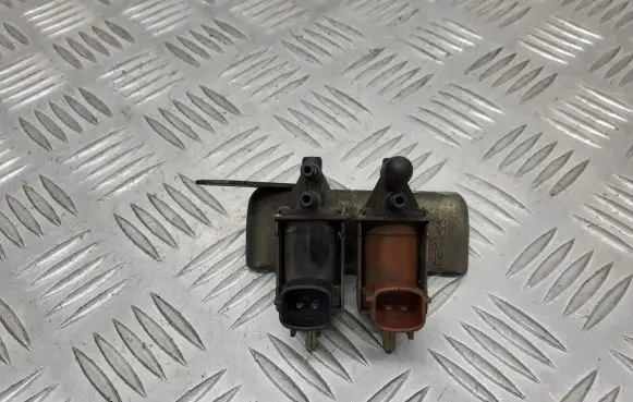 Nissan Primera Valve vacuum AESE123-25