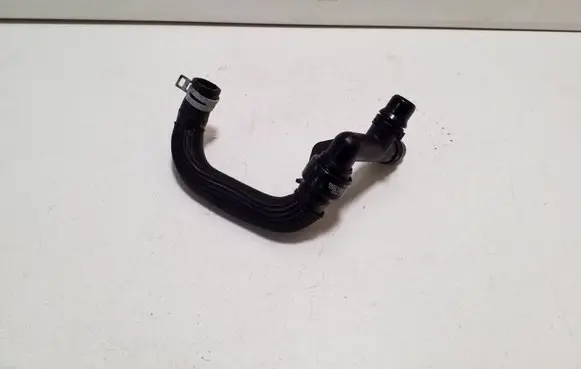 Engine coolant pipe/hose