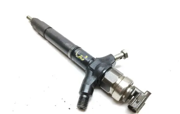 Toyota Land Cruiser (J200) Fuel injector 2367051030 02M08101