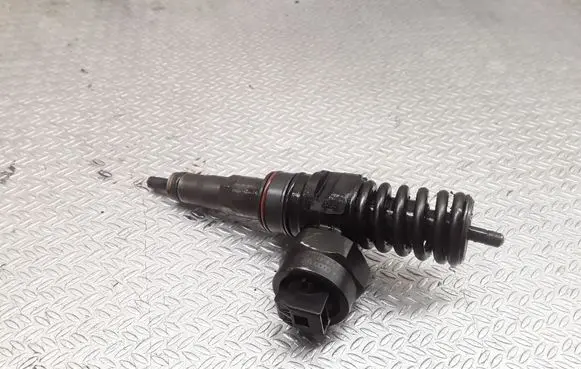 Volkswagen Sharan Fuel injector 038130073J 0414720015