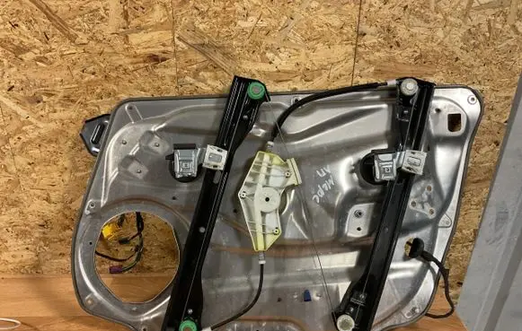 Mercedes-Benz E W212 Front window lifting mechanism without motor A2128201502