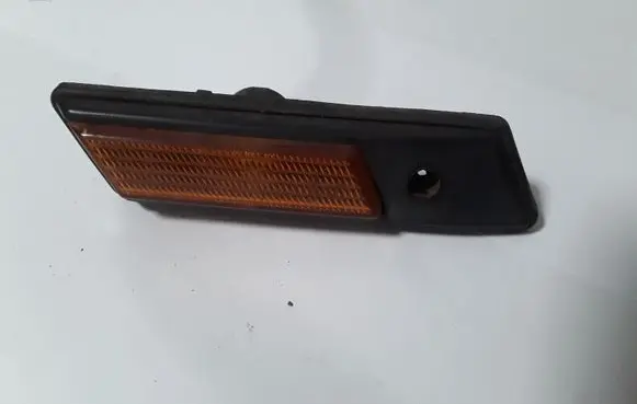 BMW 3 E36 Front fender indicator light 63138353223 8353223
